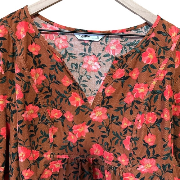 NWOT. Sonoma Goods For Life 4X floral peasant top. 3/4’s sleeve top with v neck. - Picture 2 of 8